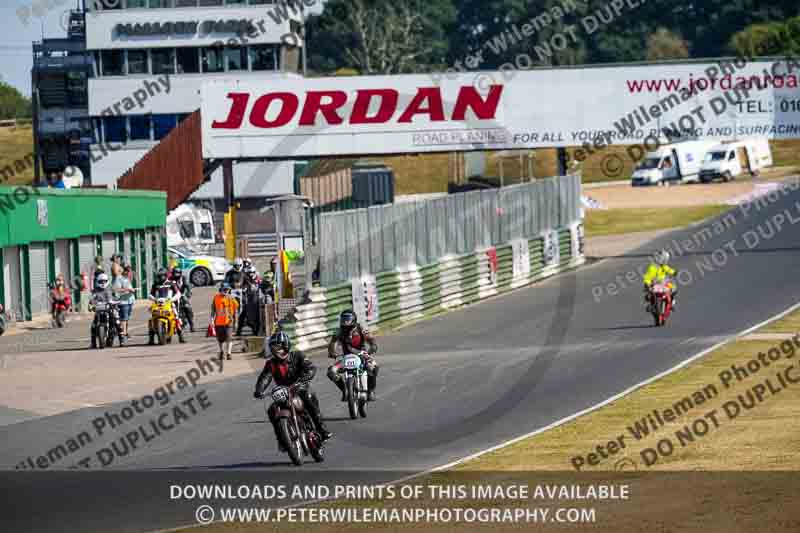 Vintage motorcycle club;eventdigitalimages;mallory park;mallory park trackday photographs;no limits trackdays;peter wileman photography;trackday digital images;trackday photos;vmcc festival 1000 bikes photographs